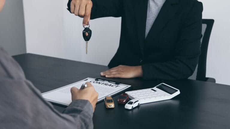 Preuzimanje ključeva iznajmljenog automobila