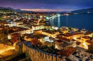 Read more about the article Nafpaktos Grčka – Venecijanska luka, lepe plaže i bujno zelenilo