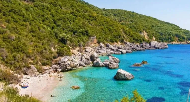 Read more about the article Plaža Agios Sostis Parga Grčka