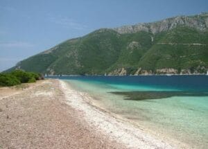Read more about the article Plaža Barbarezou – ostrvo Meganisi
