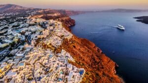 Read more about the article Ostrvo Santorini – najpopularnija grčka destinacija