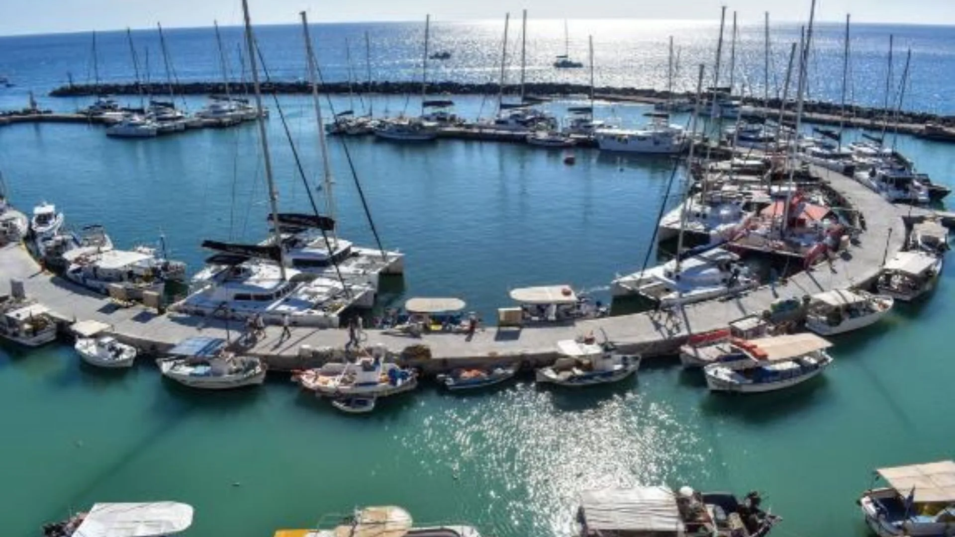 Read more about the article Plaža Vlihada – Tajanstveni pejzaž juga Santorinija