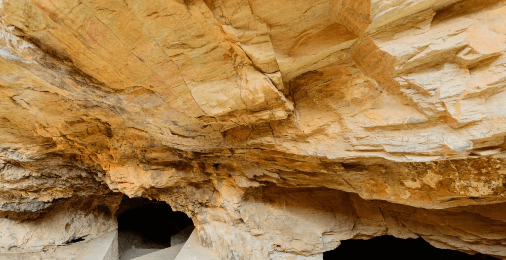 Pećina Katafiki na Kitnosu