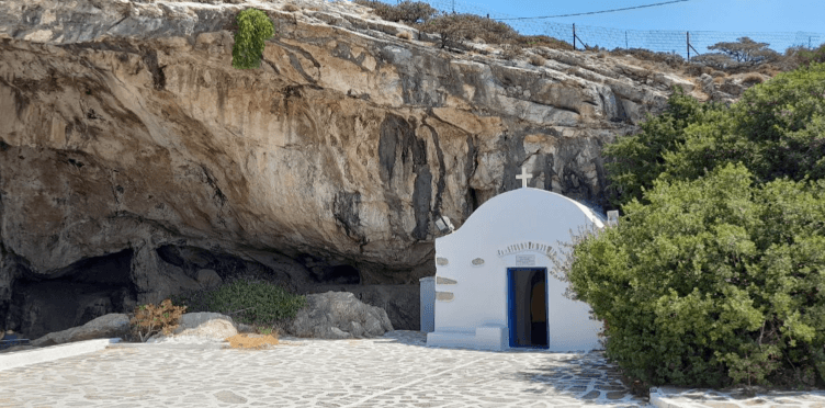 Crkva  Agios Ioannis Spiliotis - Znamenitosti i atrakcije na Antiparosu
