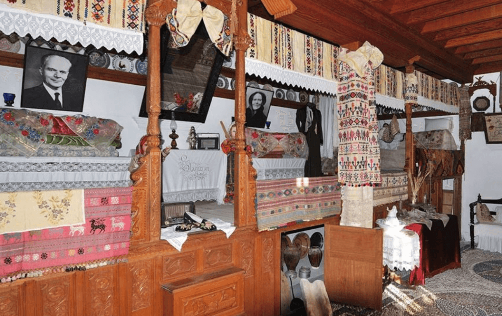 Muzej folklora Otosa