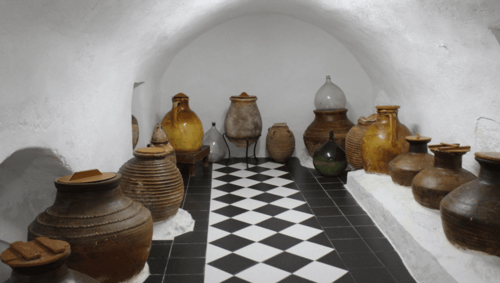 Arheološki i folklorni muzej