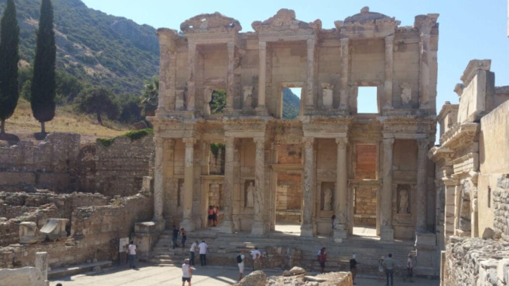 Biblioteka Celzusa — Fasada koja zaustavlja dah