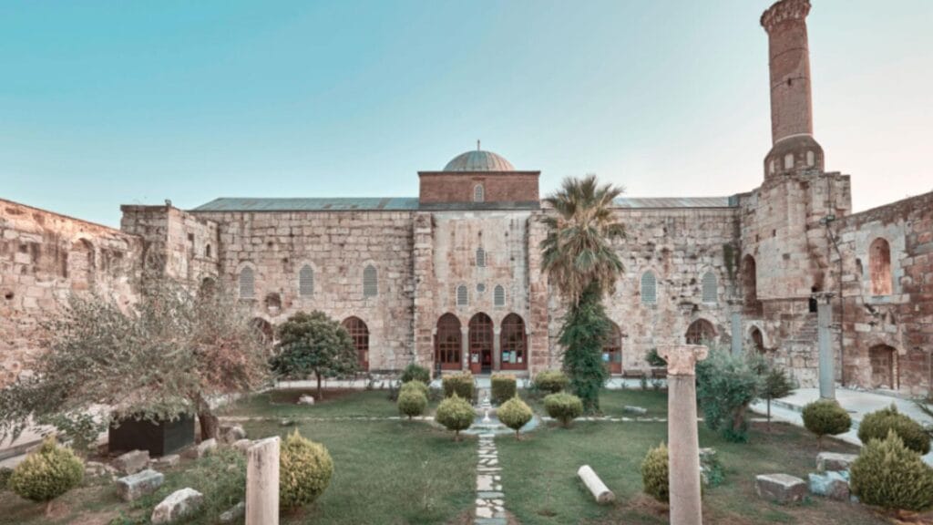 Isa-begova džamija — Dragulj ranog islamskog graditeljstva