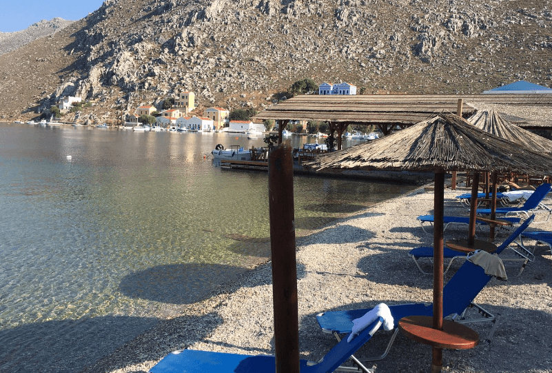Plaža Pedi – spokoj u srcu zaliva
