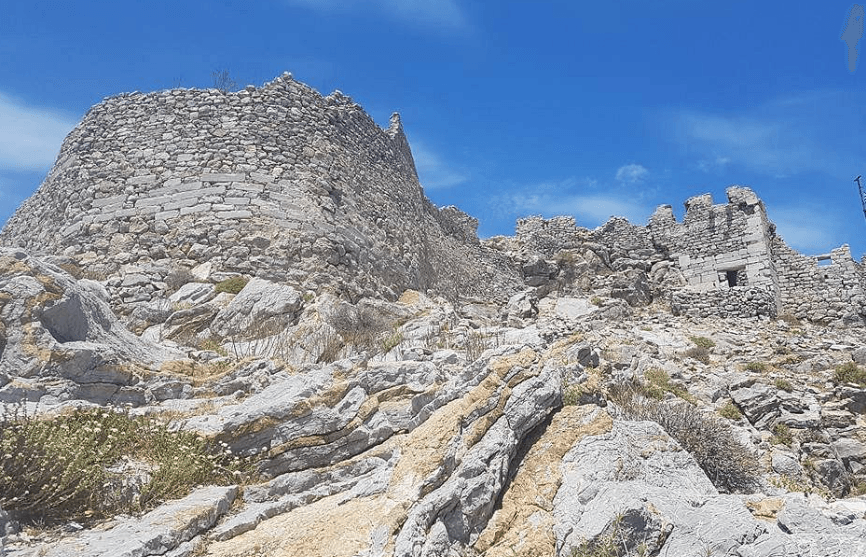 Srednjovekovni zamak, ostrvo Tilos, Grčka