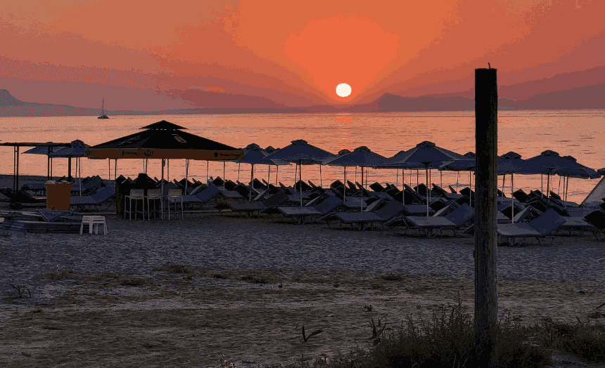 Plaža Adele u Retimnu (Adelianos Kampos) – moderna odmarišna obala
