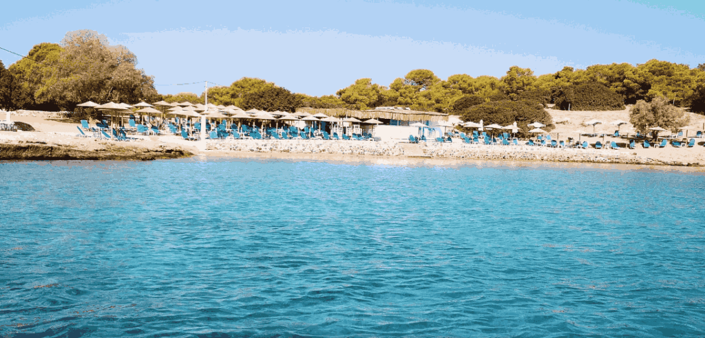 Plaža Egine Perdika