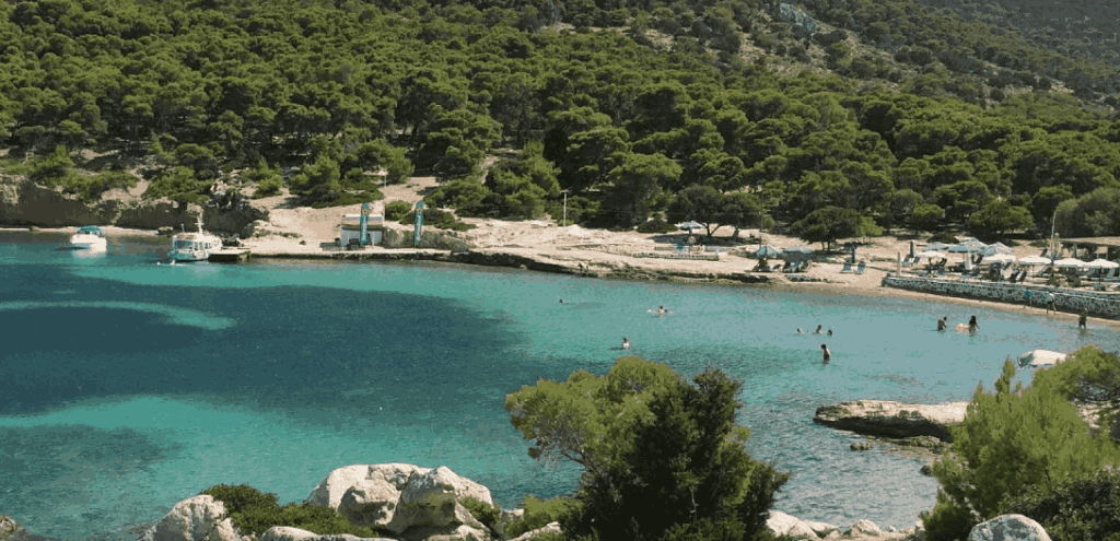 Plaža Egine Suvala
