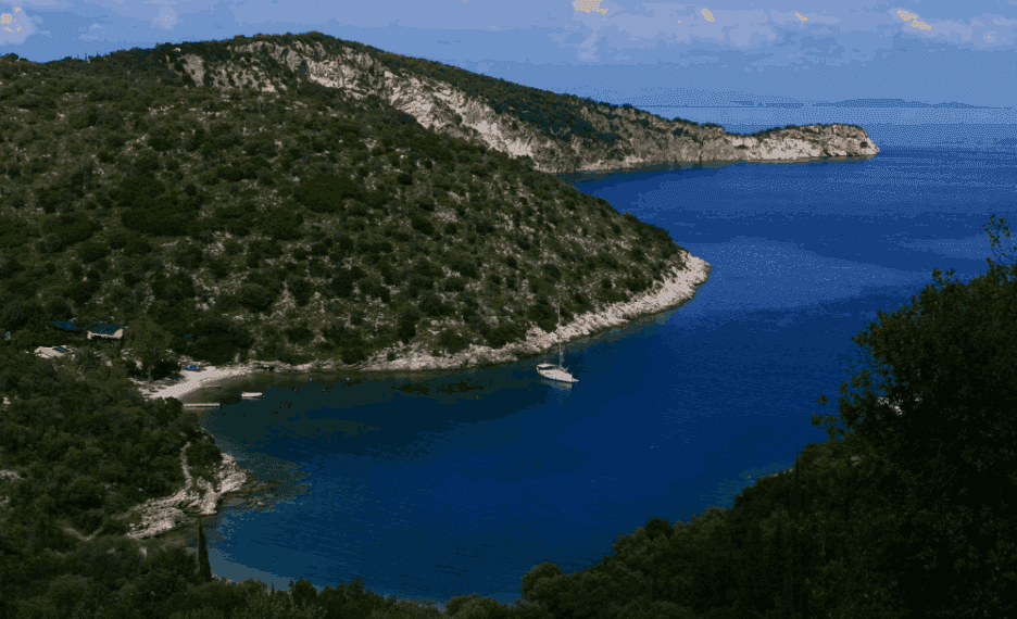 Plaža u zalivu Sarakiniko