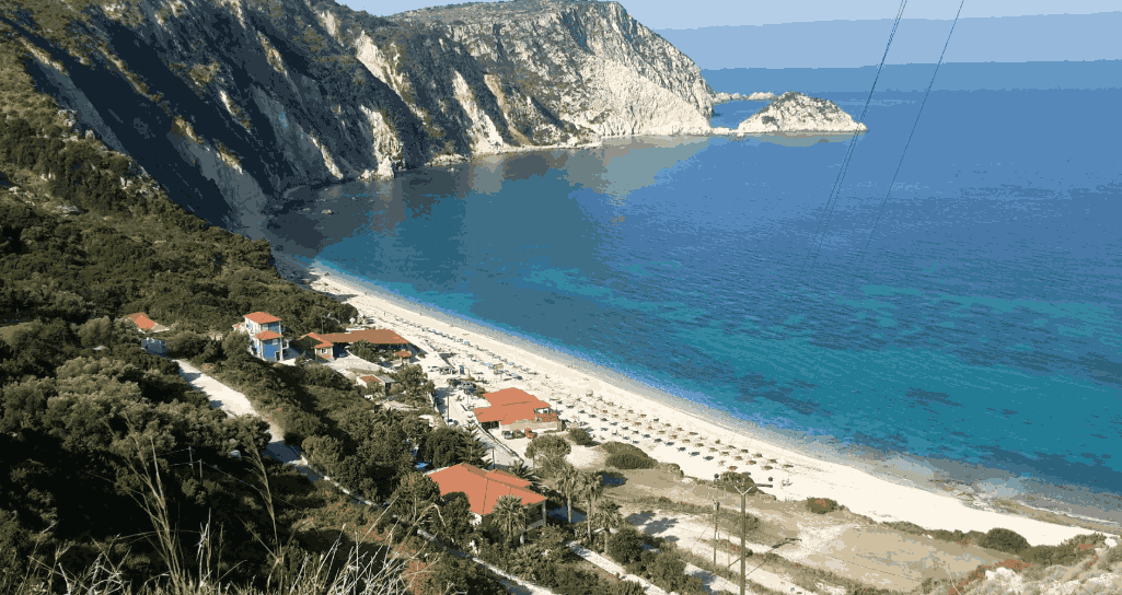 Plaža Kefalonije Petani — divlji talasi na poluostrvu Paliki