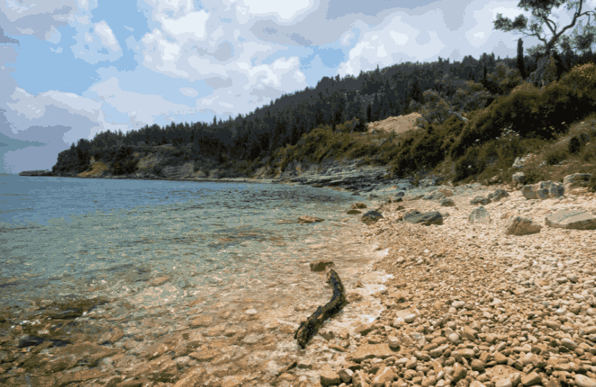 Plaža Paksija  Kipijadi — polumesec šljunka za jahte i ronioce