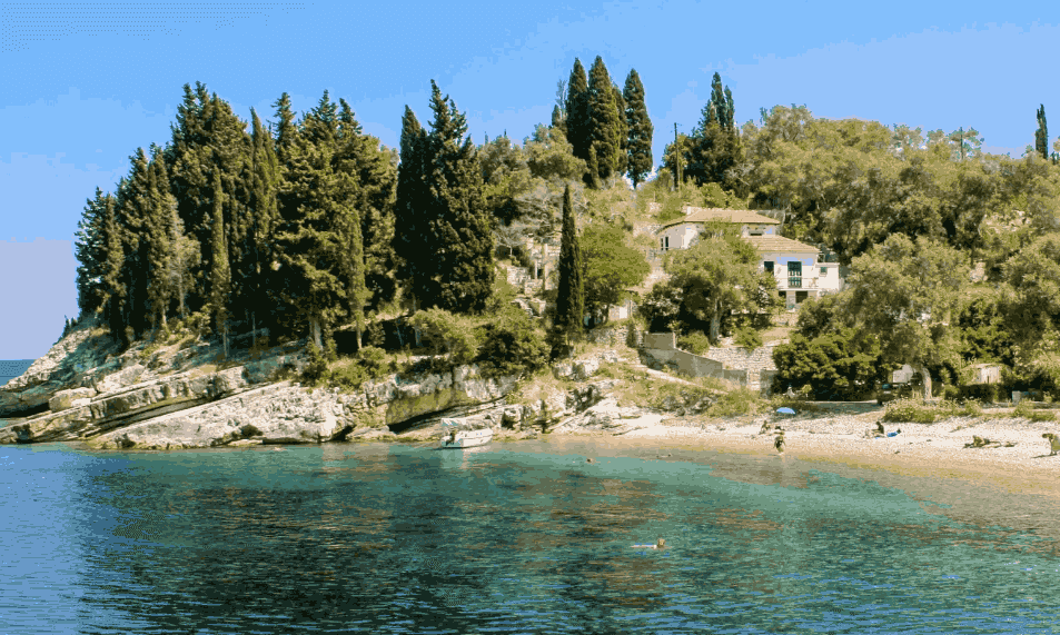 Plaža Paksija Levrehio — masline i porodična atmosfera