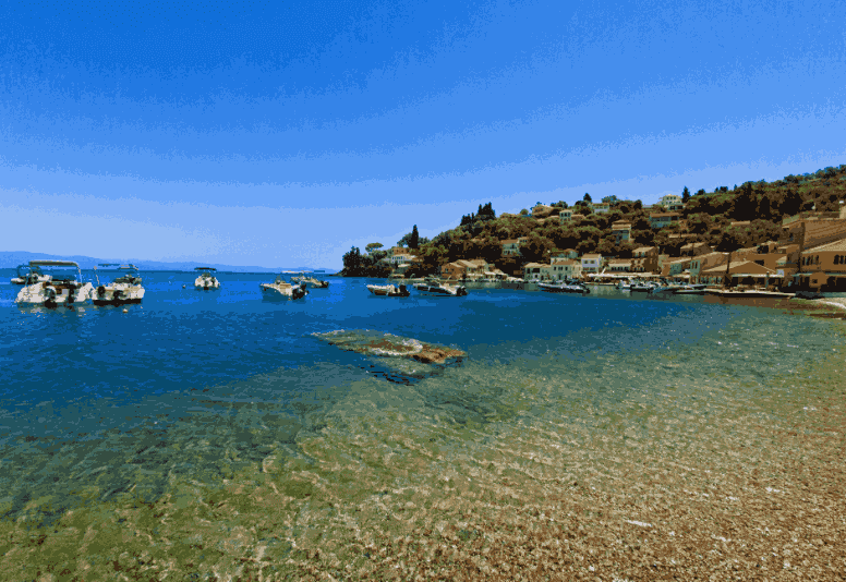  Logos — plaža u srcu sela