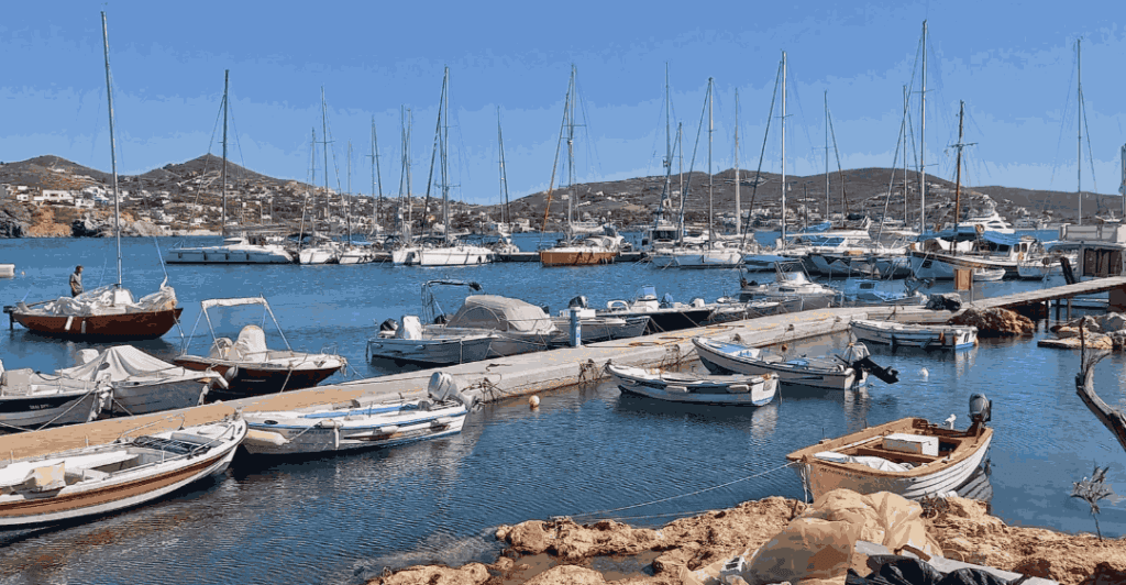 Plaža Siros Finikas
