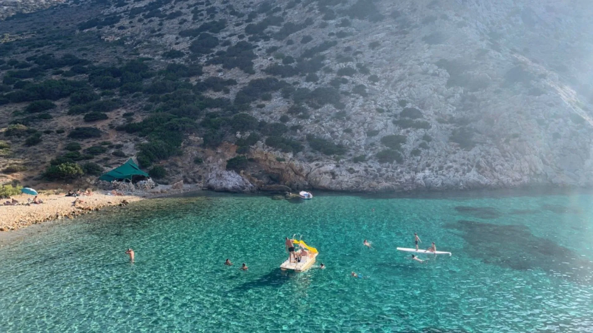 Read more about the article Plaža Sirosa – Elegantno Ostrvo Kiklada i Njegove Prelepe Uvale