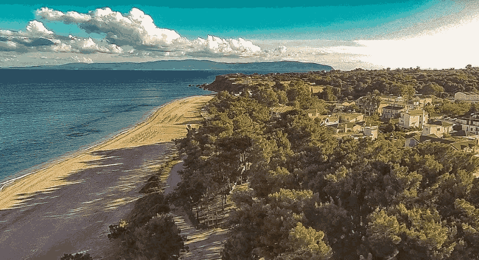 Skala — duga peščana plaža na jugu