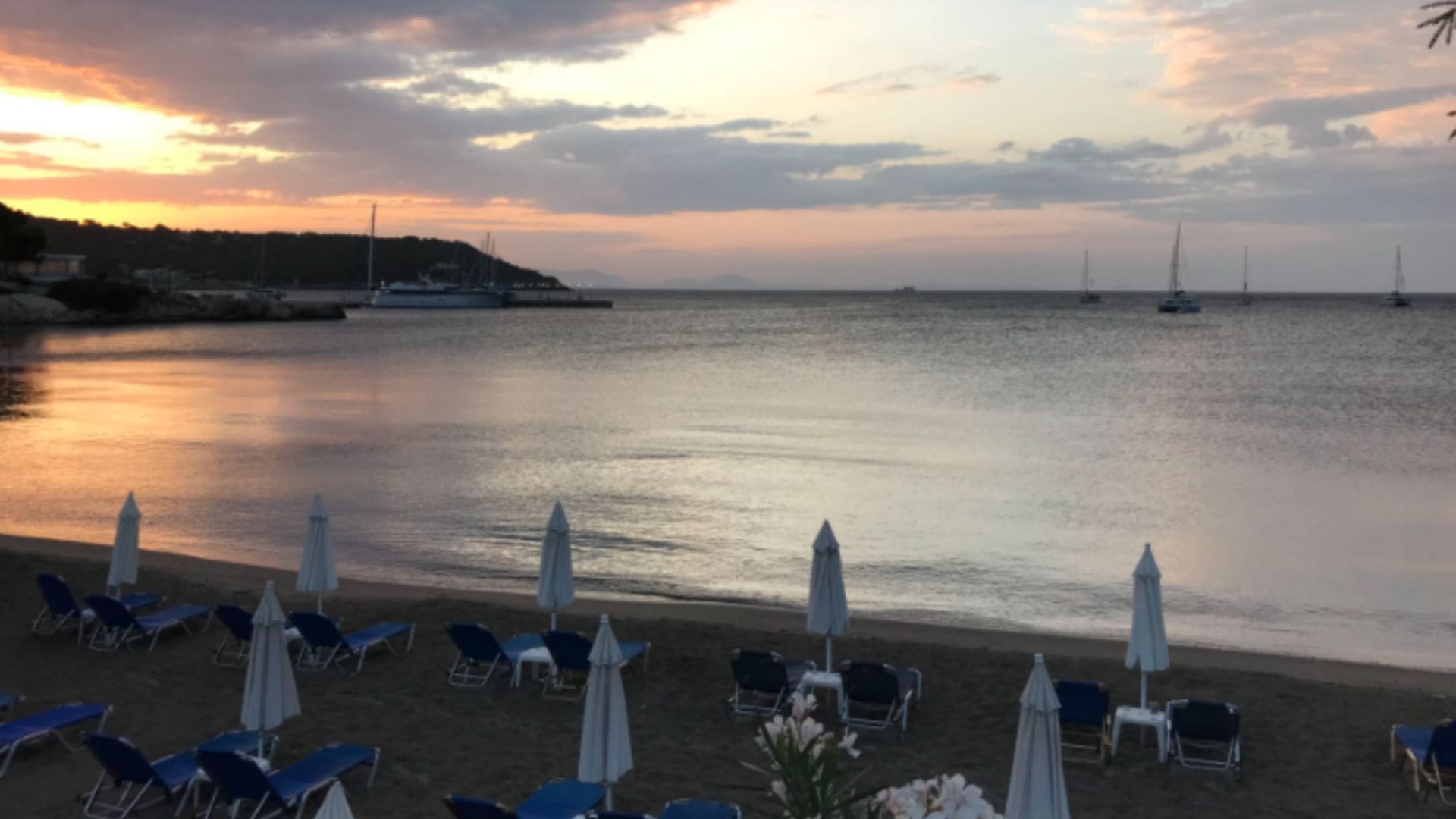 You are currently viewing Agia Marina (Egina) – hram Afaje, plaža i noćni život