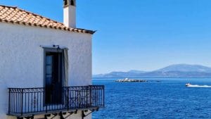 Read more about the article Selo Kaminija (Hidra) – stara ribarska luka, plaža i Kastelo