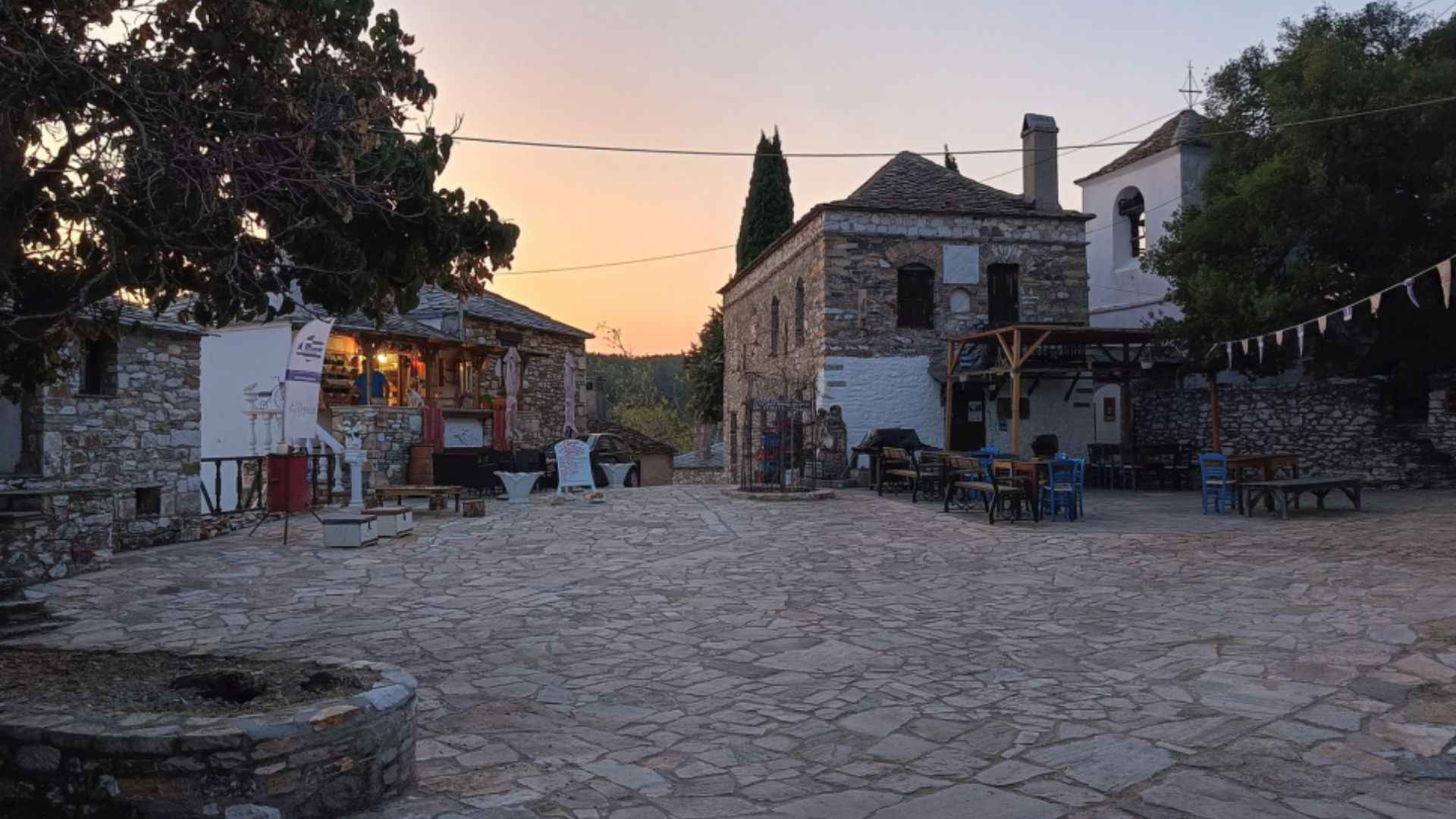You are currently viewing Selo Kastro (Tasos) – đenovljanski zamak i najstarija crkva