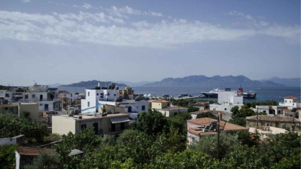 Selo Mesagros (Egina) – grnčarstvo, kuća Rodakis i crkve