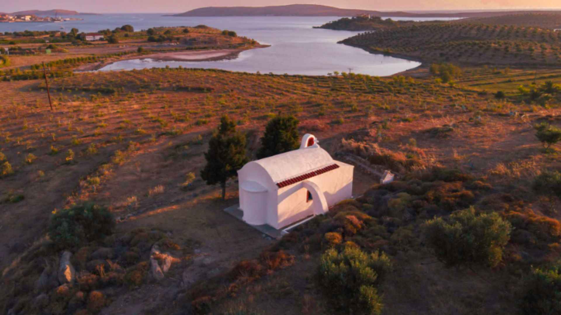 You are currently viewing Selo Sigri (Lezbos) – Fosilna šuma, osmanski zamak i plaže