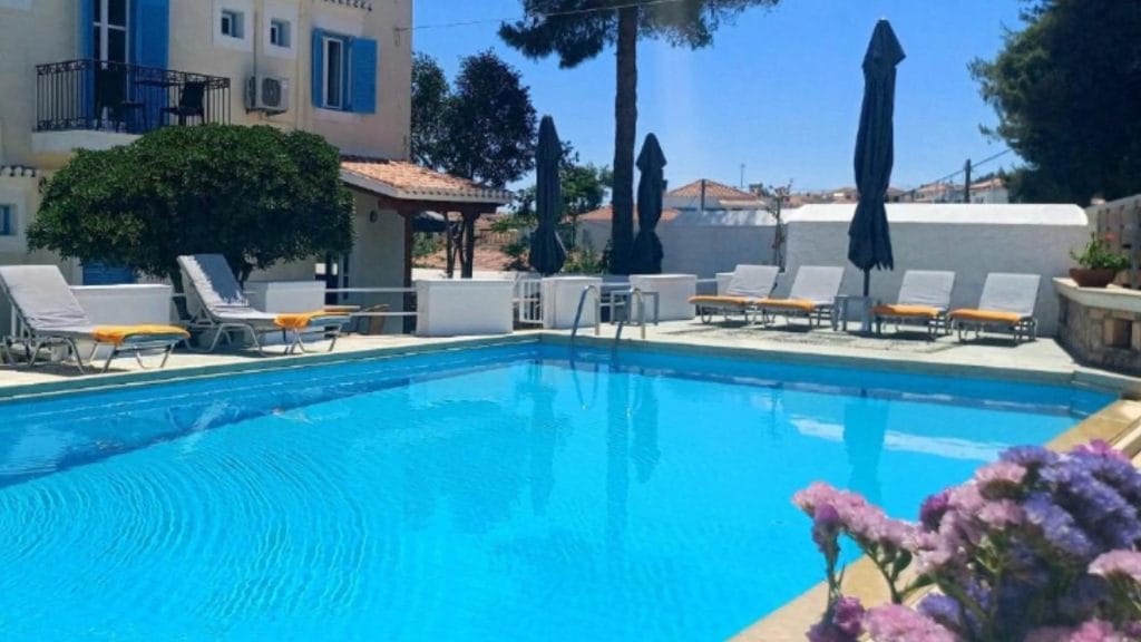 Kasteli (Speces) – najstariji kvart, Agia Trijada i mozaici