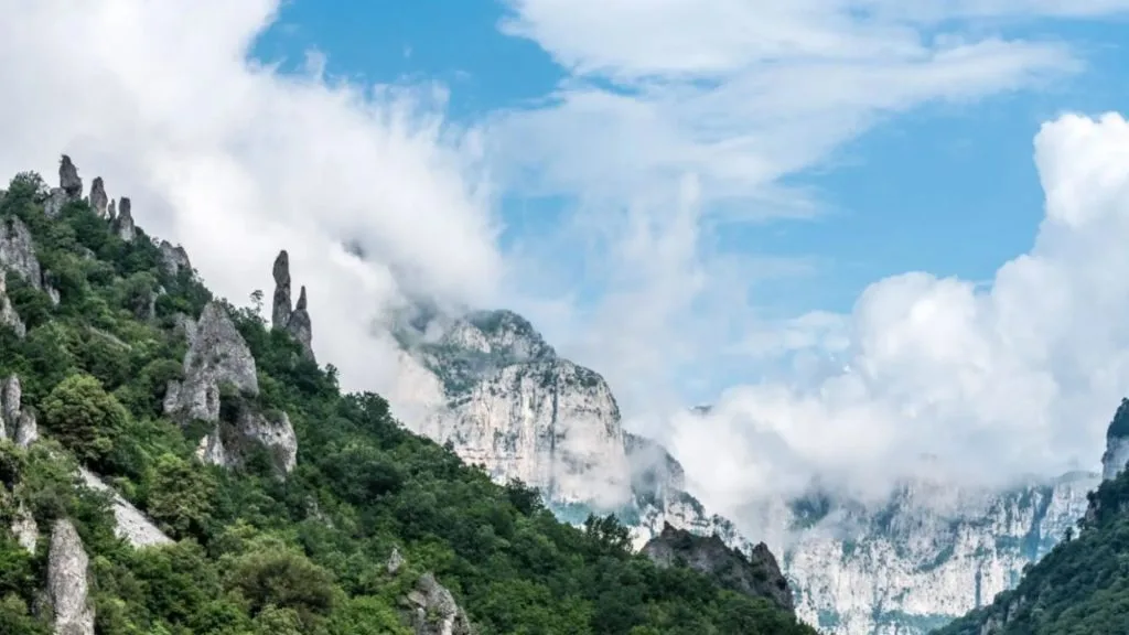 Klisura Vikos i sela Zagorija – kameni mostovi i najdublji kanjon