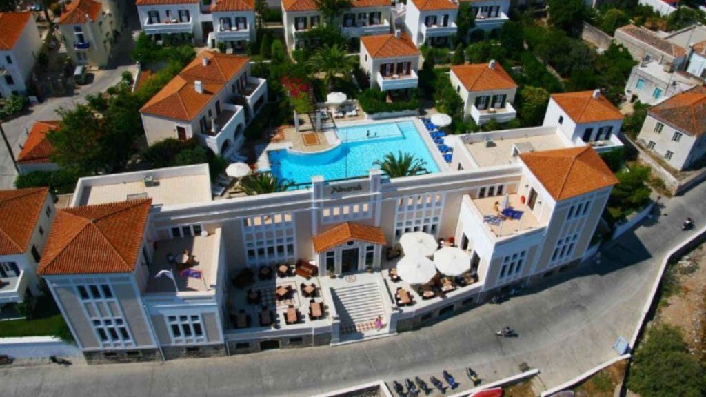 Kunupica (Speces) – Gradska kuća, statua Bubuline i plaža