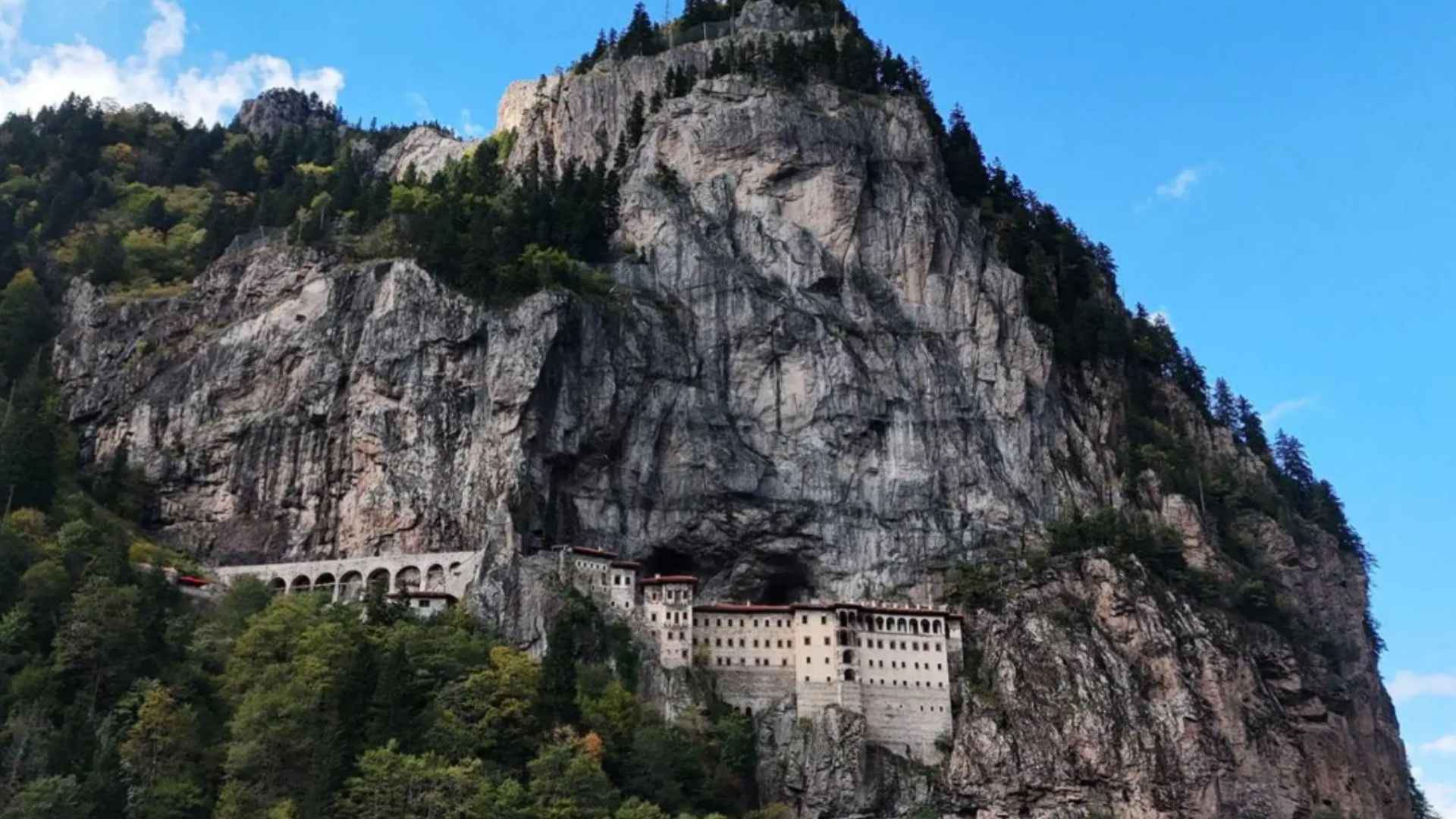 You are currently viewing Manastir Sumela – svetište u litici iznad Trabzona