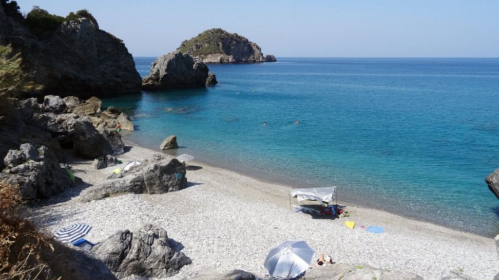 Plaža Hilijadu na ostrvu Evija