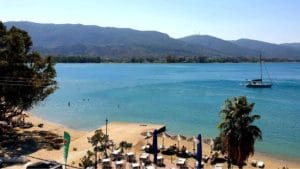 Read more about the article Selo Neorio (Poros) – plaže, Love Bay i Ruski zaliv