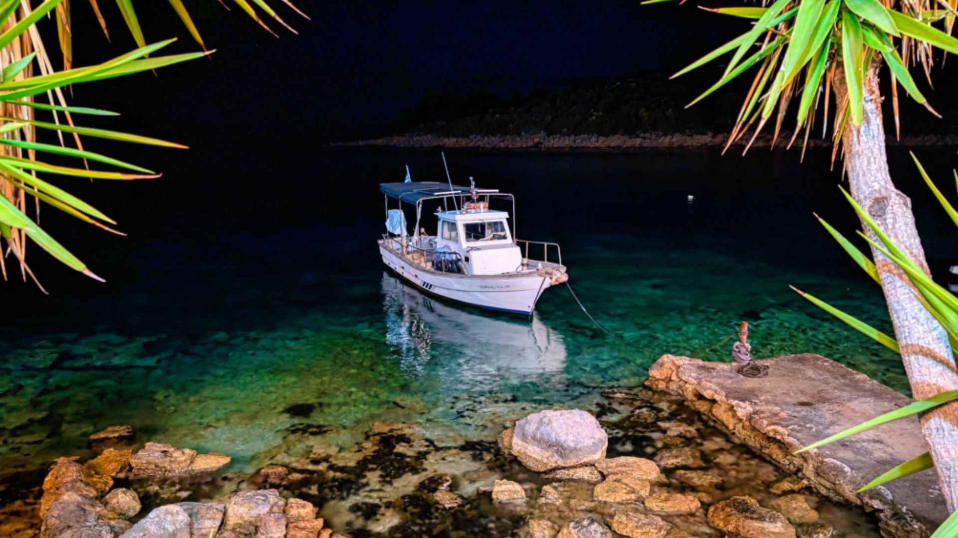 Read more about the article Selo Steni Vala (Alonisos) – zaliv, plaža Glifa i brodolom Peristera