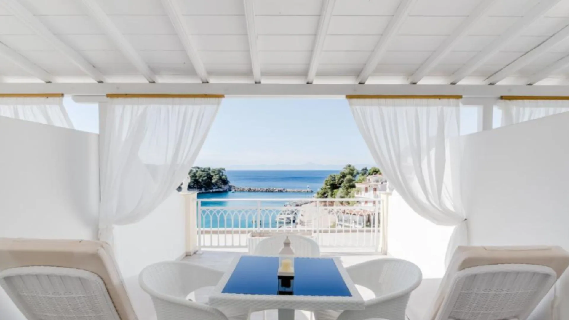 Read more about the article Selo Votsi (Alonisos) – ribarska luka, riblje taverne i plaže