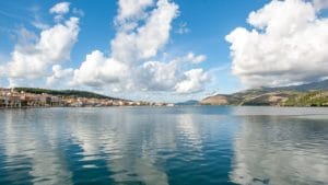 Read more about the article Grad Argostoli (Kefalonija) – most De Boset, Litostroto i katavotres