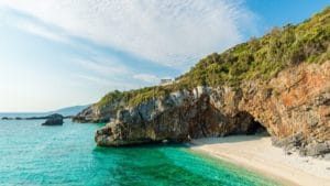 Read more about the article Selo Cagarada (Pelion) – milenijumski platan i plaža Milopotamos