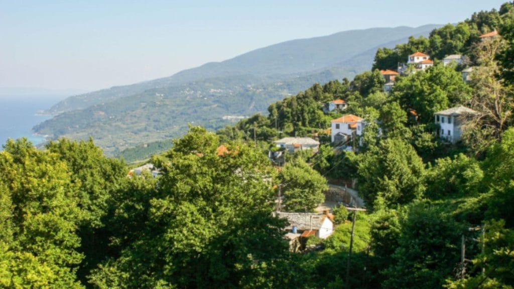 Selo Puri (Pelion) – „balkon Egeja“, trg i osamljene plaže