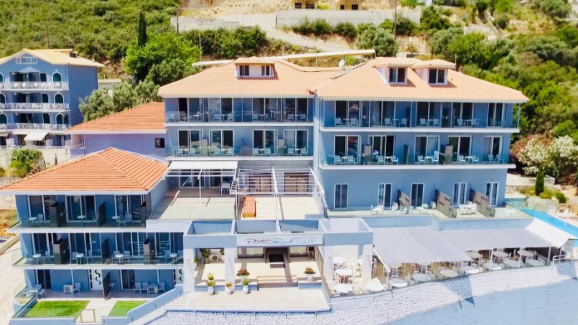 You are currently viewing Selo Vasiliki (Lefkada) – jedrenje na dasci, luka i plaže