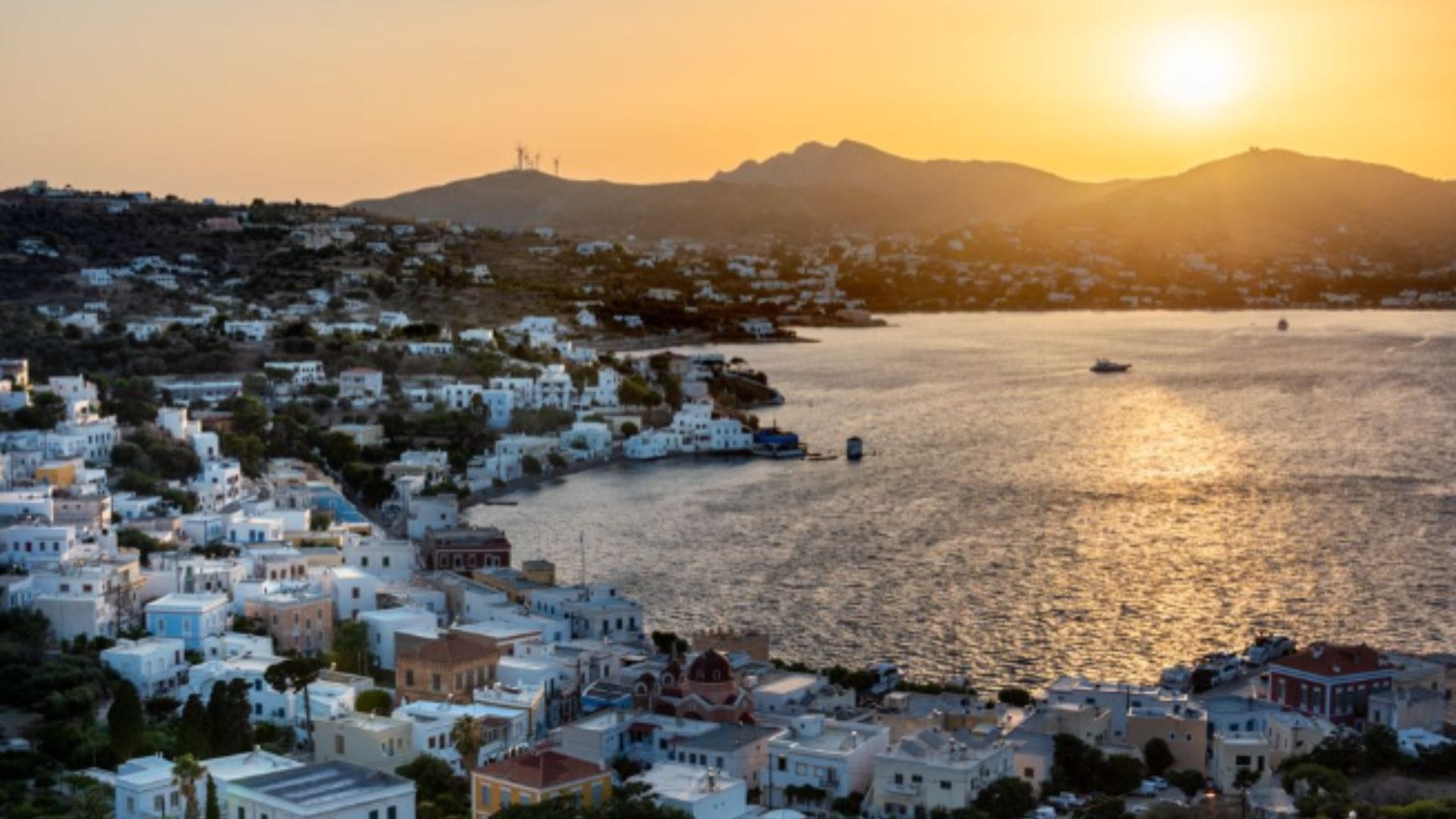 Тренутно гледате Agia Marina – druga luka ostrva, tvrđava Burci i zamak Panagija