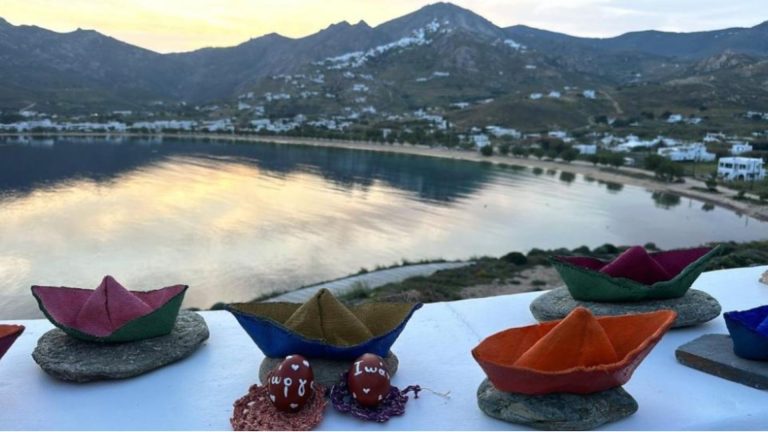 Amfitriti Serifos sa pogledom na more u Livadiju