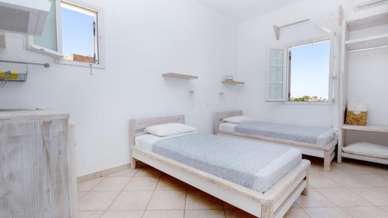 Anatoli Studios sa bazenom blizu plaže na Šinusi