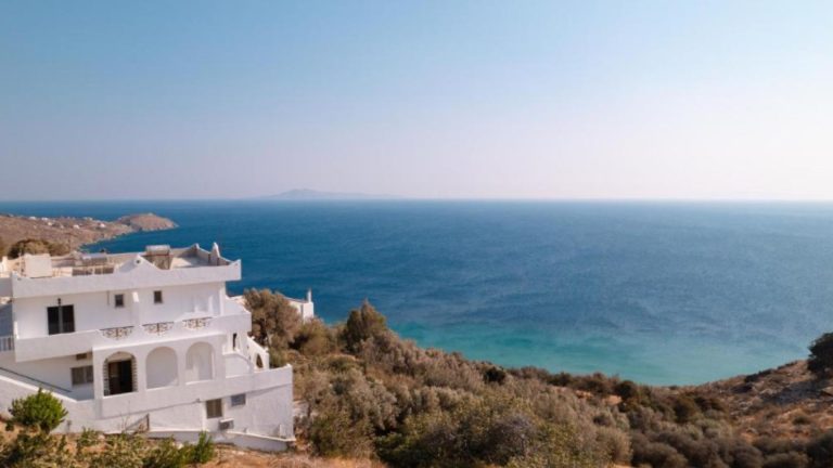 Andros Seaview Hotel sa pogledom na more kod Bacija