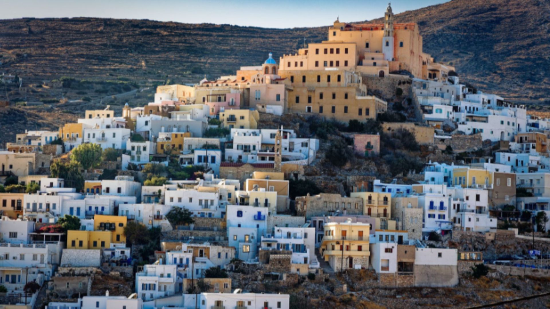 Тренутно гледате Ano Siros na Sirosu – mletačko naselje, katedrala Svetog Đorđa