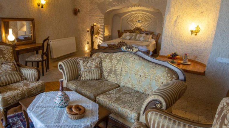 Pećinski hotel Arif na vrhu Gereme