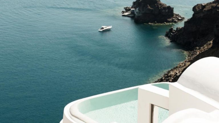 Hotel Armenaki sa pogledom na kalderu u Iji na Santoriniju