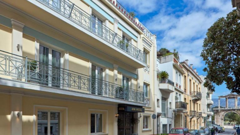 Ava Hotel and Suites u Plaki